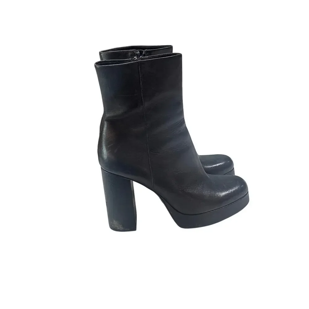Women’s Zara boots size 10